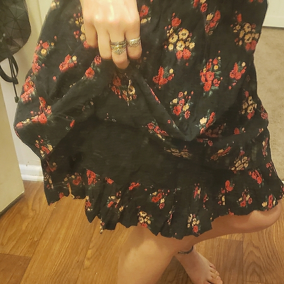 Floral & black backless halter bustier flare dress - Picture 8 of 14